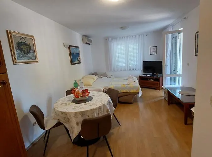 Mira Apartment