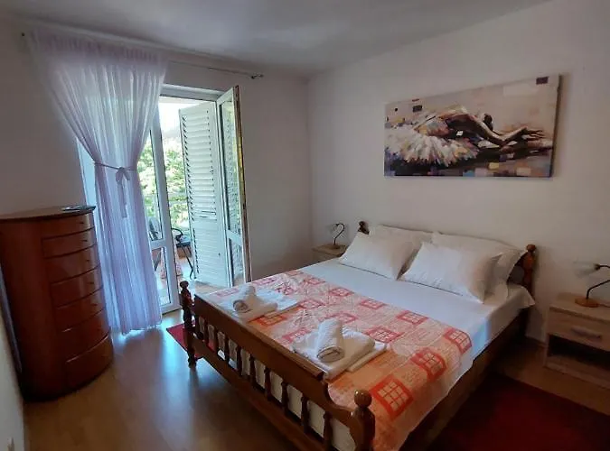 Apartment Mira Makarska