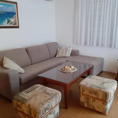Apartment Mira